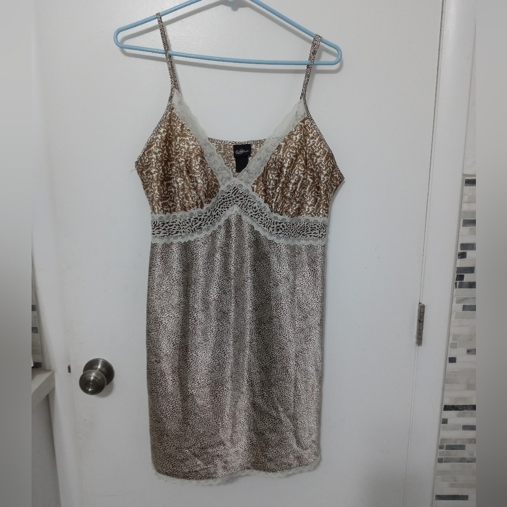 Secret Treasures Satin Lingerie V Neck Slip W Lace trim Contrasting pattern